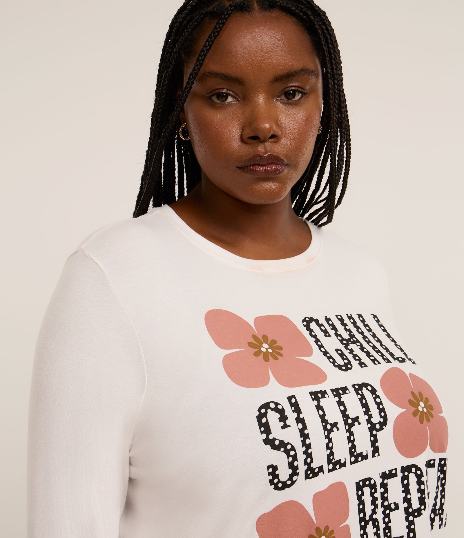 Pijama Longo com Manga Jogger Estampa Lettering e Poá Curve & Plus Size Branco/Preto 2