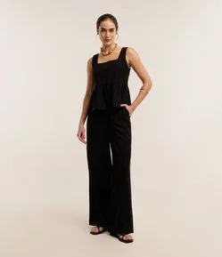 Calça Pantalona em Viscolinho com Pregas e Elástico nas Costas
