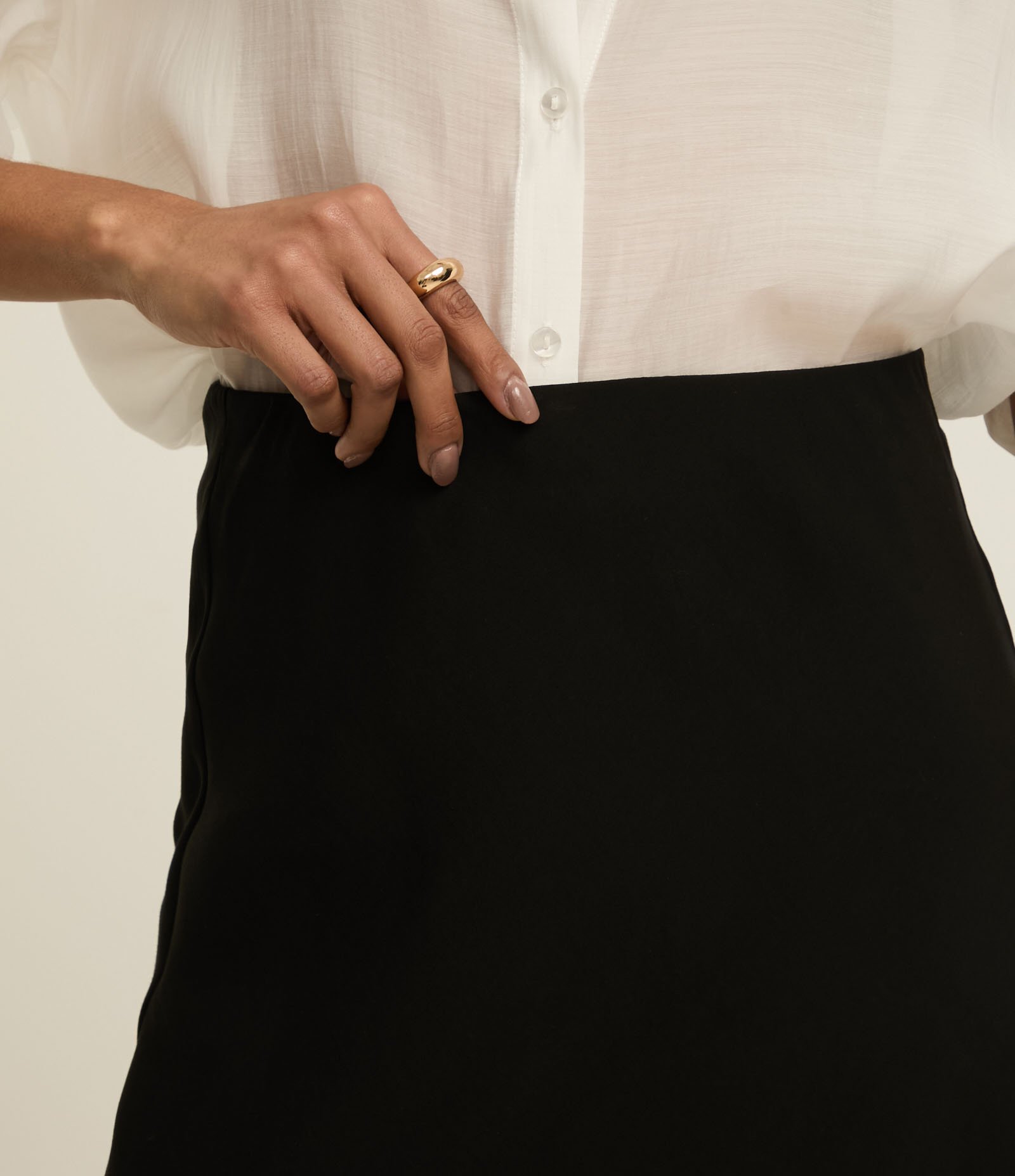 Saia Slip Longa em Cupro com cós Alfaiatado Preto 4