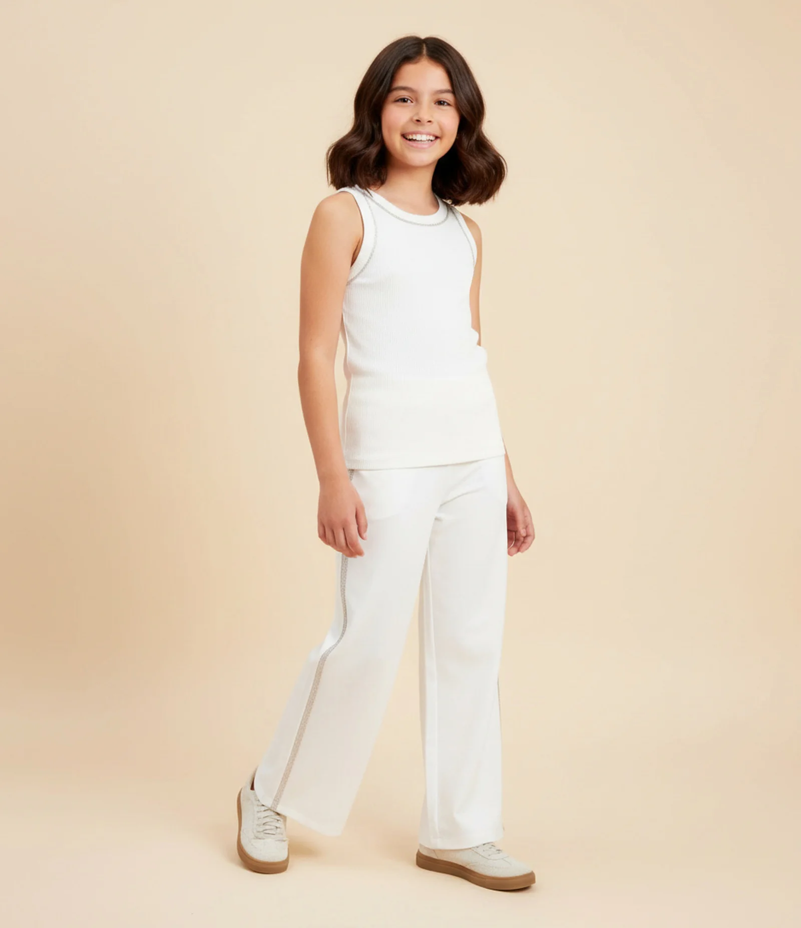 Calça Wide Leg Infantil em Sarja com Aplicação de Brilhos- Tam 5 a 14 Anos Branco 1