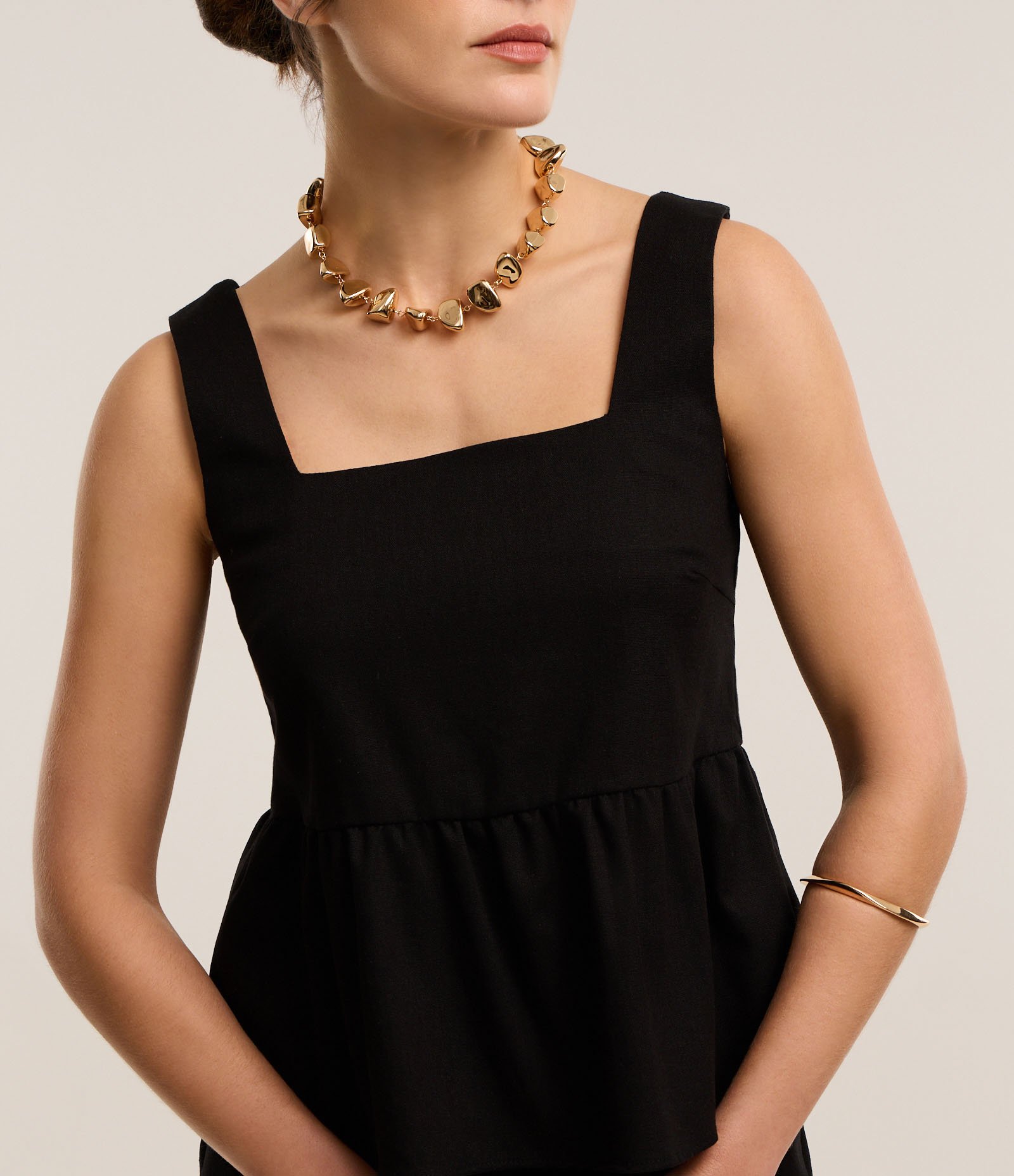 Blusa Peplum em Viscolinho com Decote Quadrado Preto 4