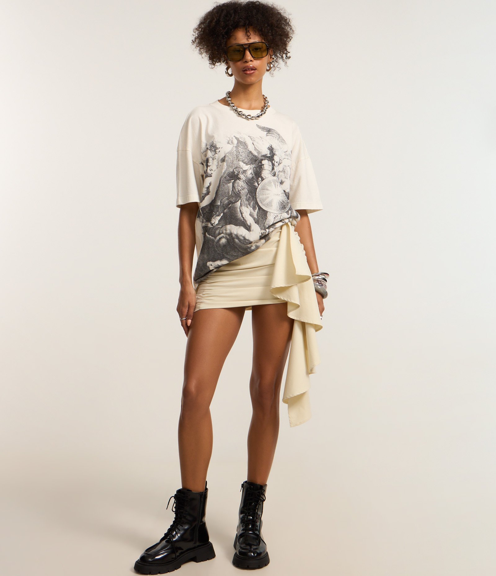 Camiseta Over em Algodão com Estampa Obra de Arte Off White 2