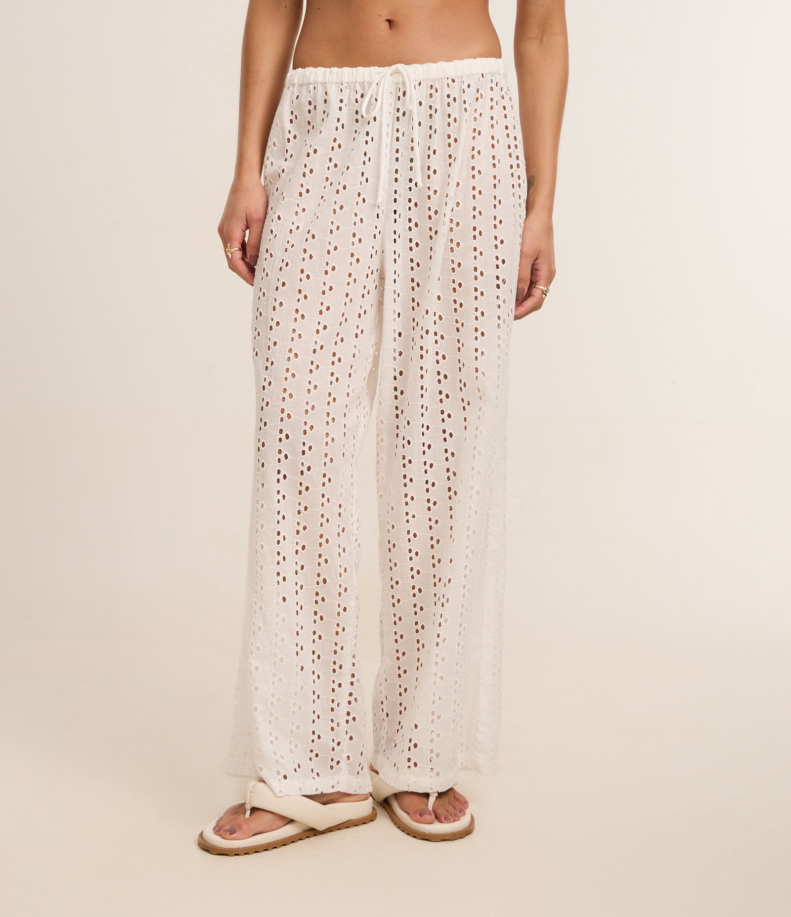 Saída de Praia Calça em Laise com Amarração na Cintura Branco 2