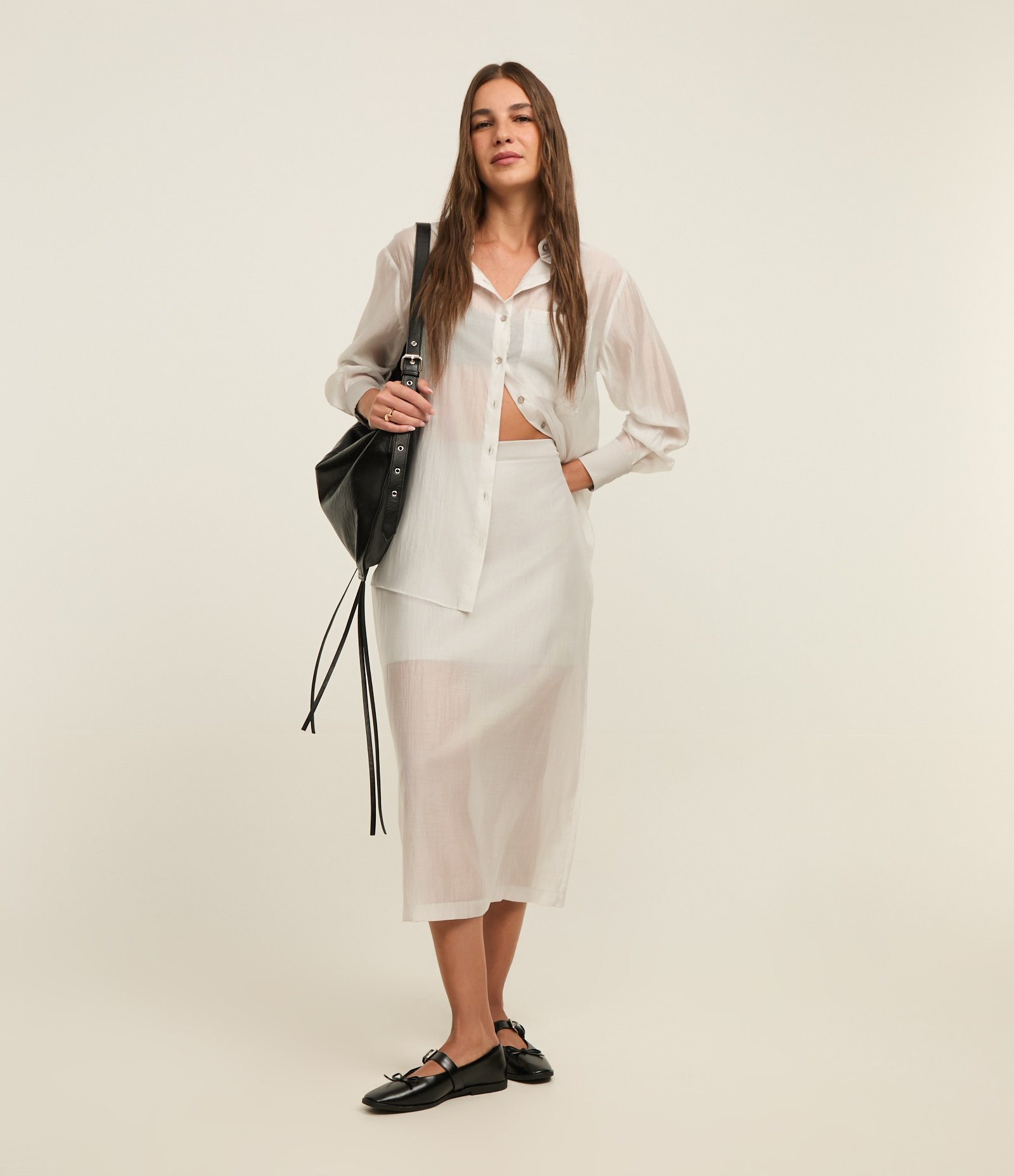 Camisa em Chiffon com Transparência e Abotoamento Frontal Gelo 2