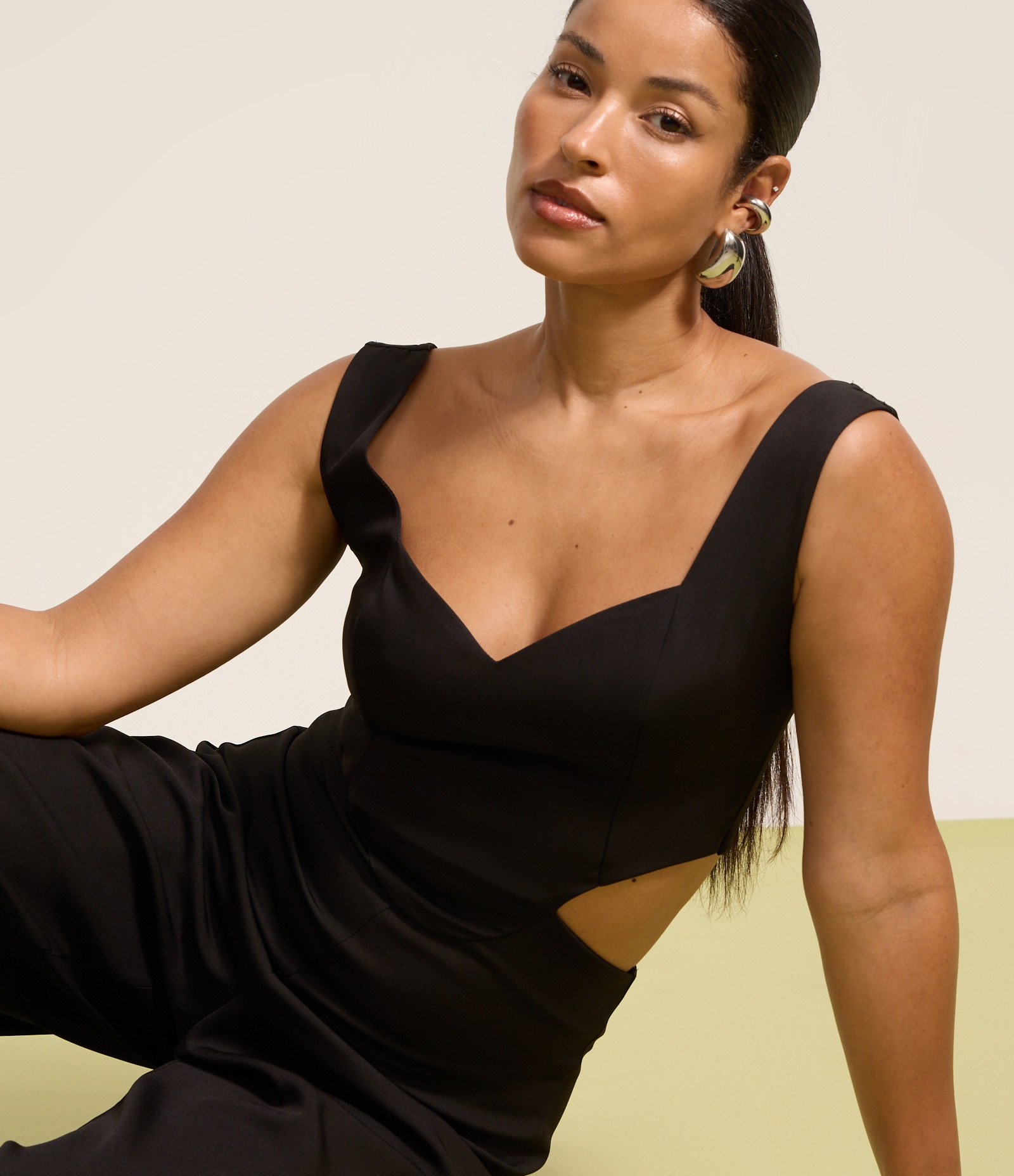 Macacão Pantalona em Alfaiataria com Recorte Vazad na Cintura Preto 5