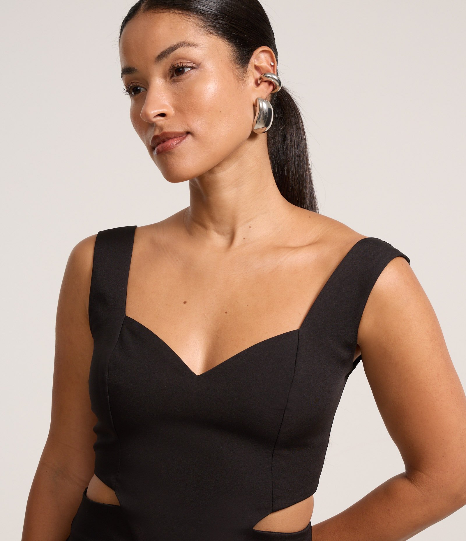 Macacão Pantalona em Alfaiataria com Recorte Vazad na Cintura Preto 3