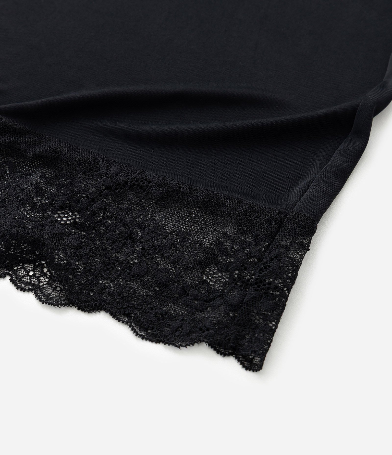 Camisola em Microfibra com Alcinha e Renda Curve & Plus Size Preto 7