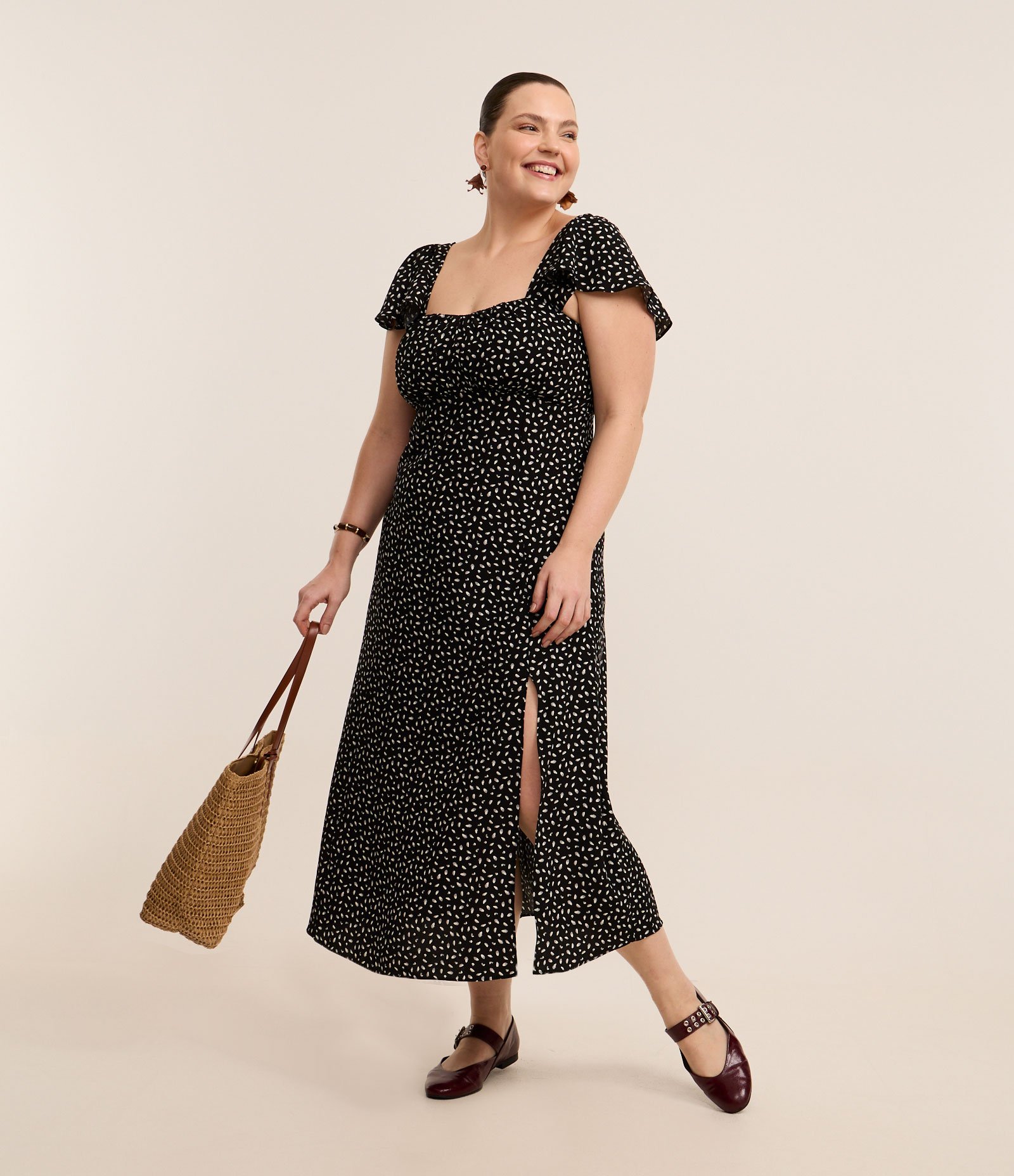 Vestido Midi em Crepe com Estampa Pintinhas Poá Curve & Plus Size Preto 1