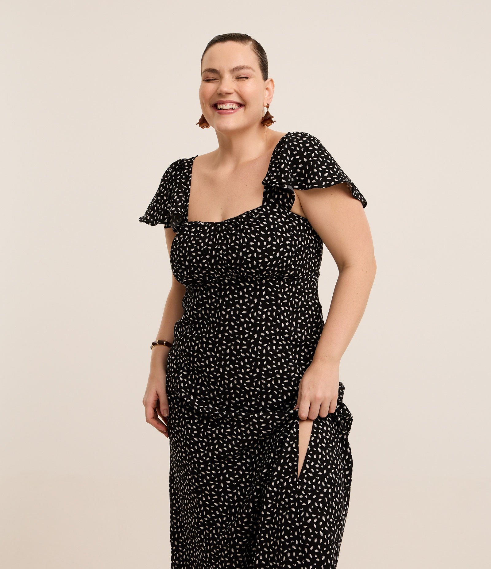 Vestido Midi em Crepe com Estampa Pintinhas Poá Curve & Plus Size Preto 3