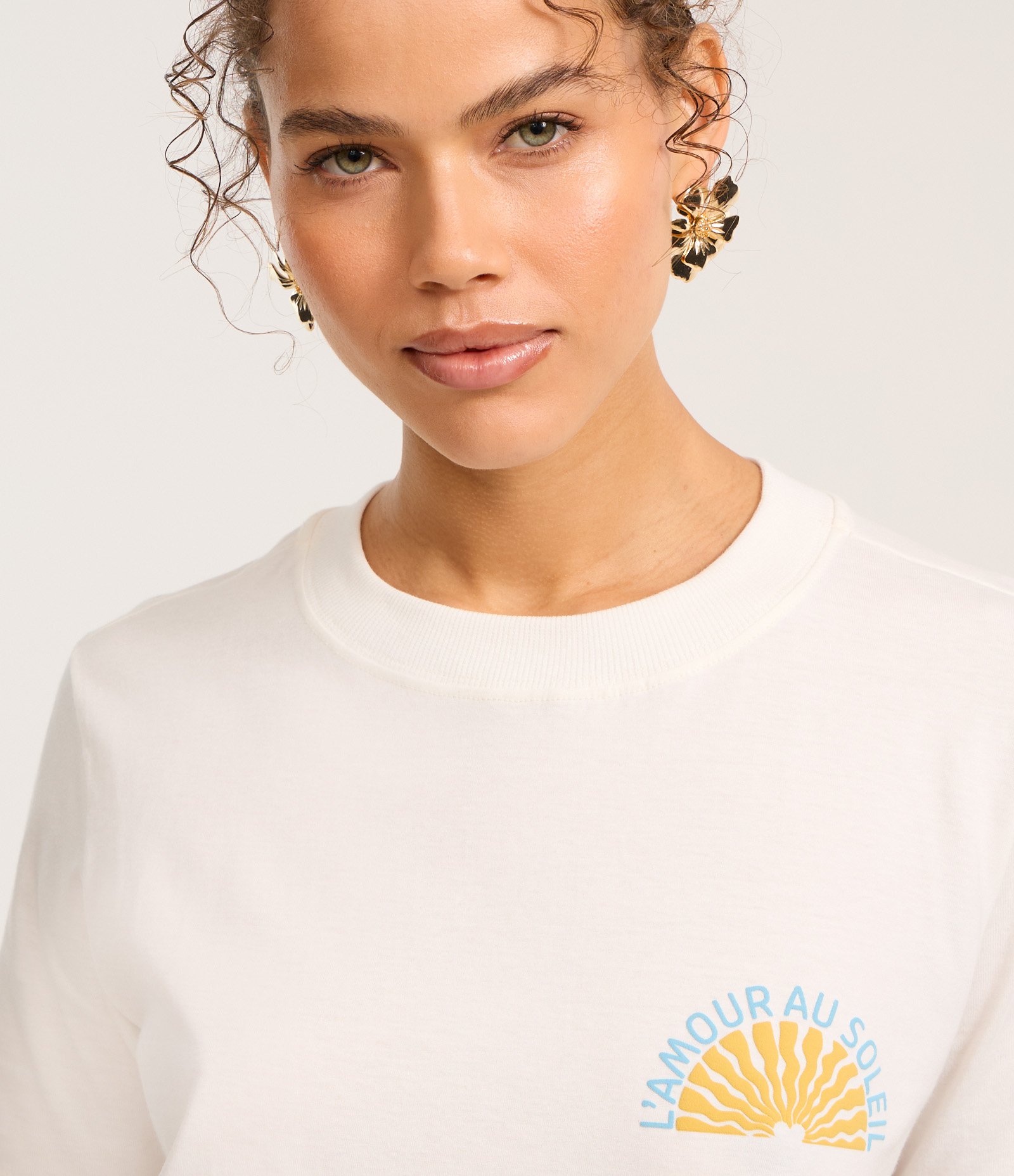 Camiseta Comfort em Algodão com Estampa Soleil Branco 3