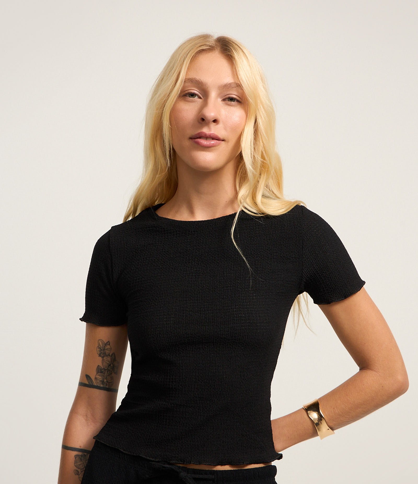 Blusa Texturizada com Ponto Overlock Preto 1