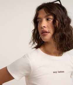 Blusa T-shirt em Ribana com Franzidos Laterais e Lettering Soy Latina