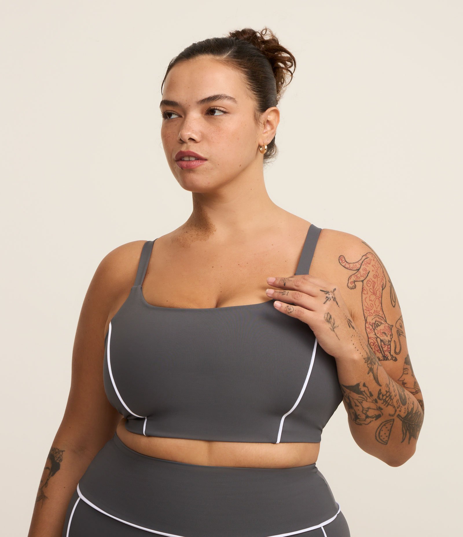 Top Esportivo em Tecnologia Dry com Contrastes Curve & Plus Size Cinza 1