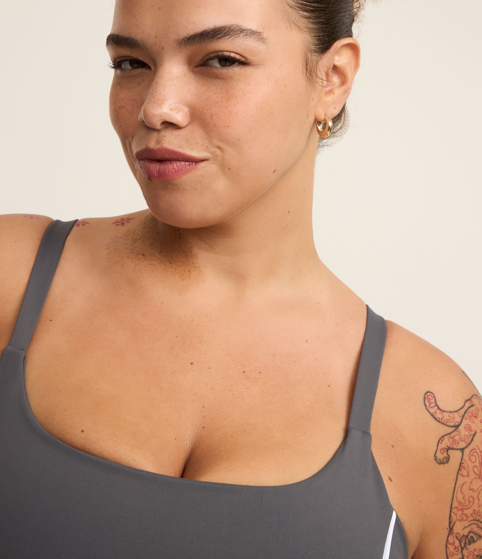 Top Esportivo em Tecnologia Dry com Contrastes Curve & Plus Size Cinza 3