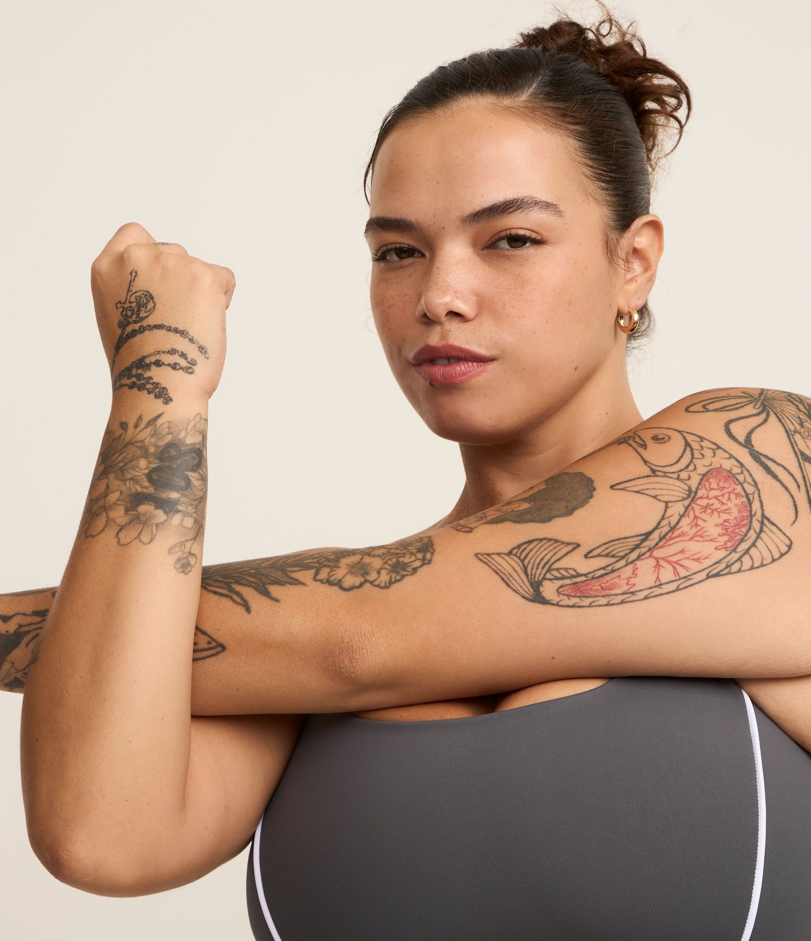 Top Esportivo em Tecnologia Dry com Contrastes Curve & Plus Size Cinza 4