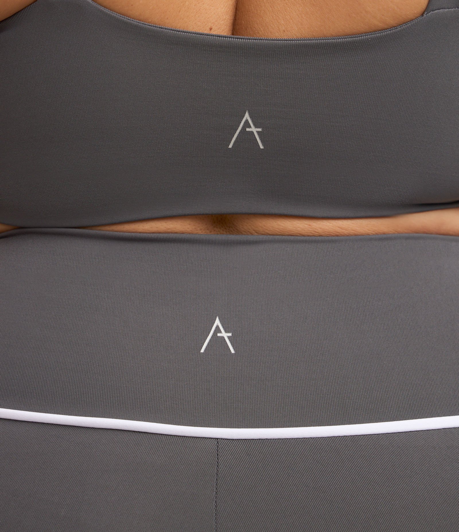 Top Esportivo em Tecnologia Dry com Contrastes Curve & Plus Size Cinza 5