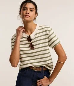 Camiseta Slim em Algodão Listrado com Gola Redonda