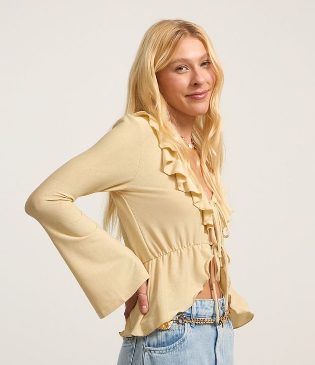 Blusa Texturizada com Babados e Amarração Frontal
