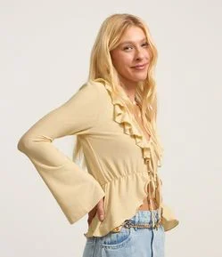 Blusa Texturizada com Babados e Amarração Frontal