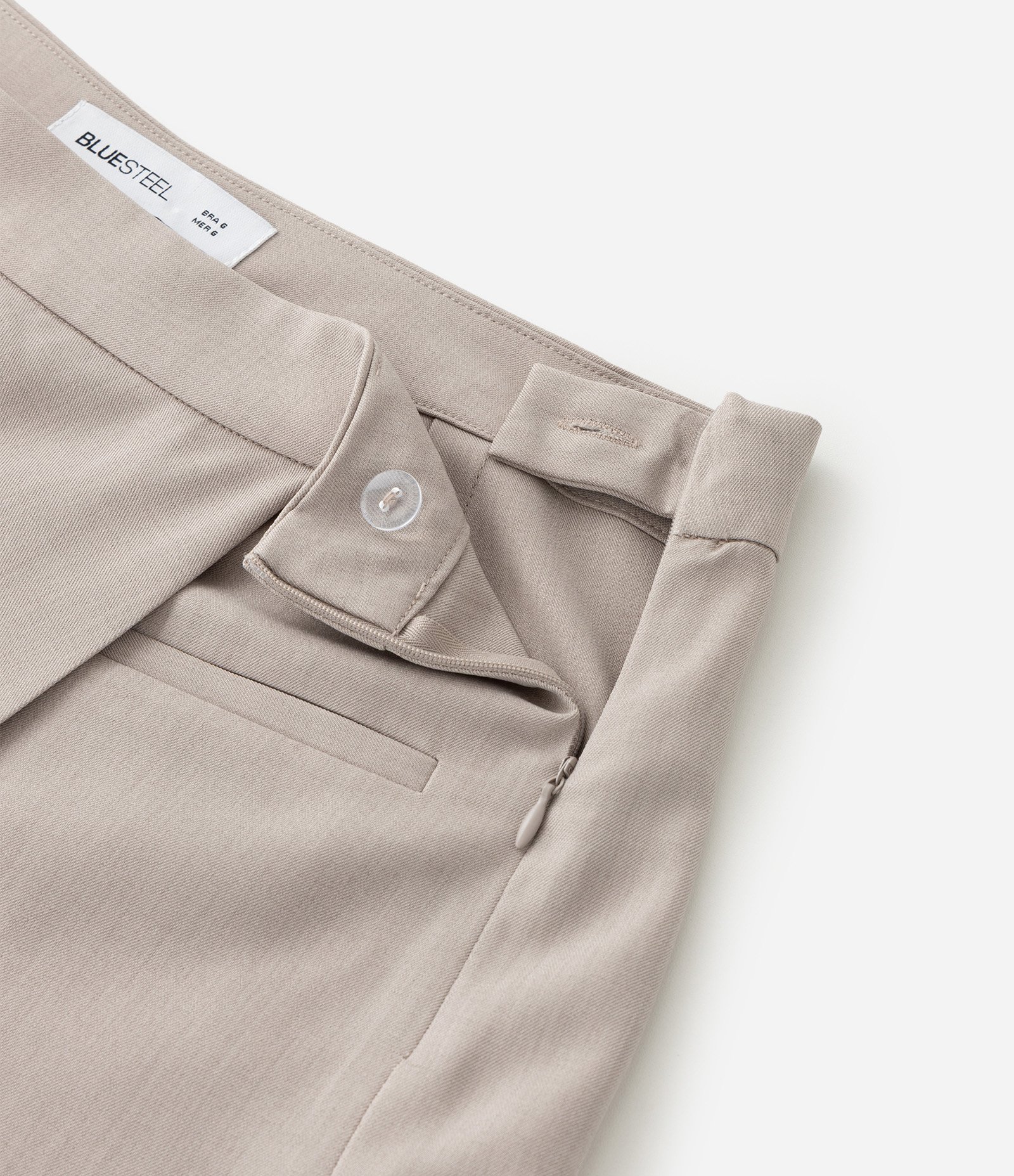 Short Saia Alfaiatado com Transpasse Frontal Bege 5