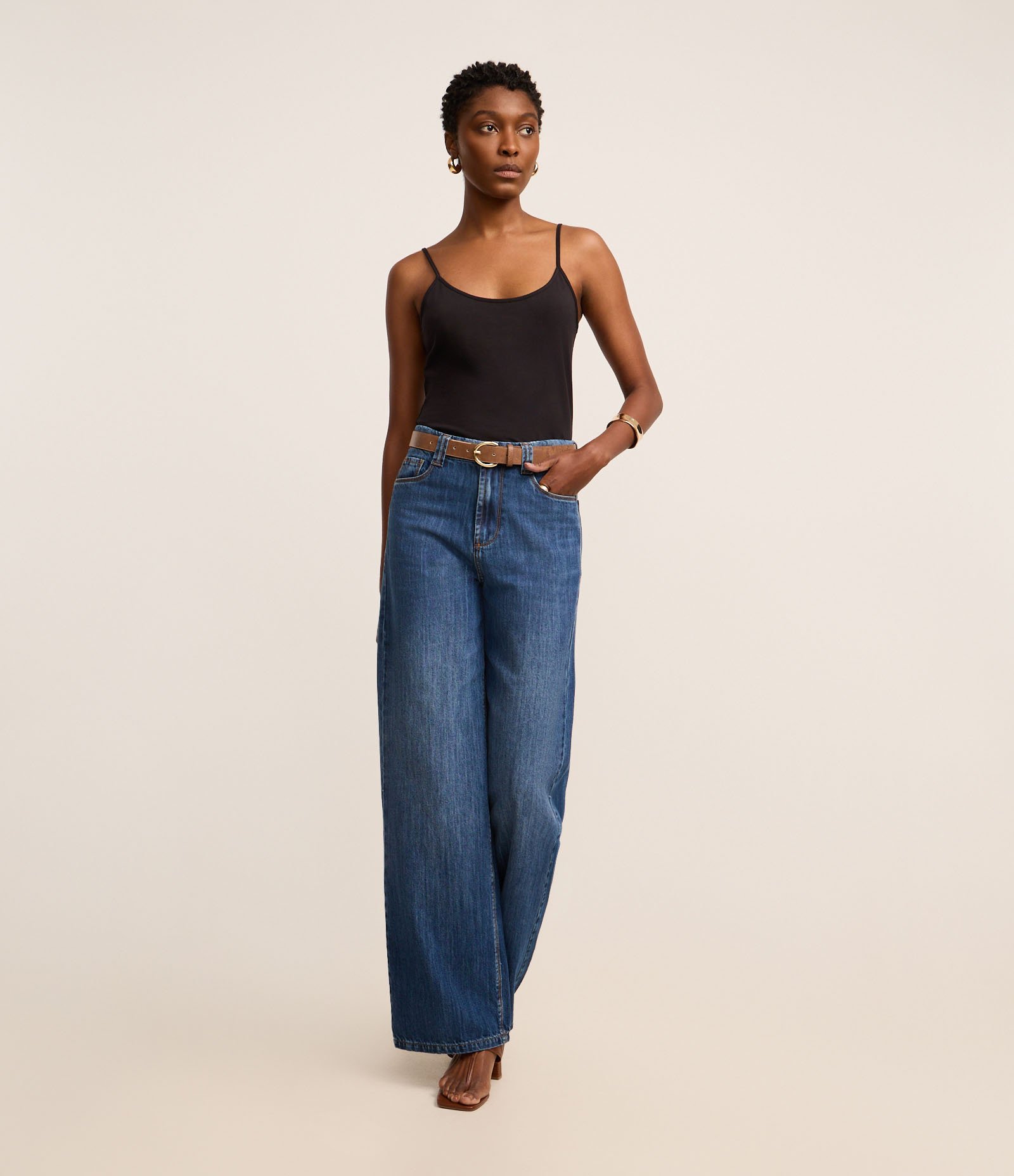 Blusa Básica de Alcinha em Algodão Peruano Preto 2