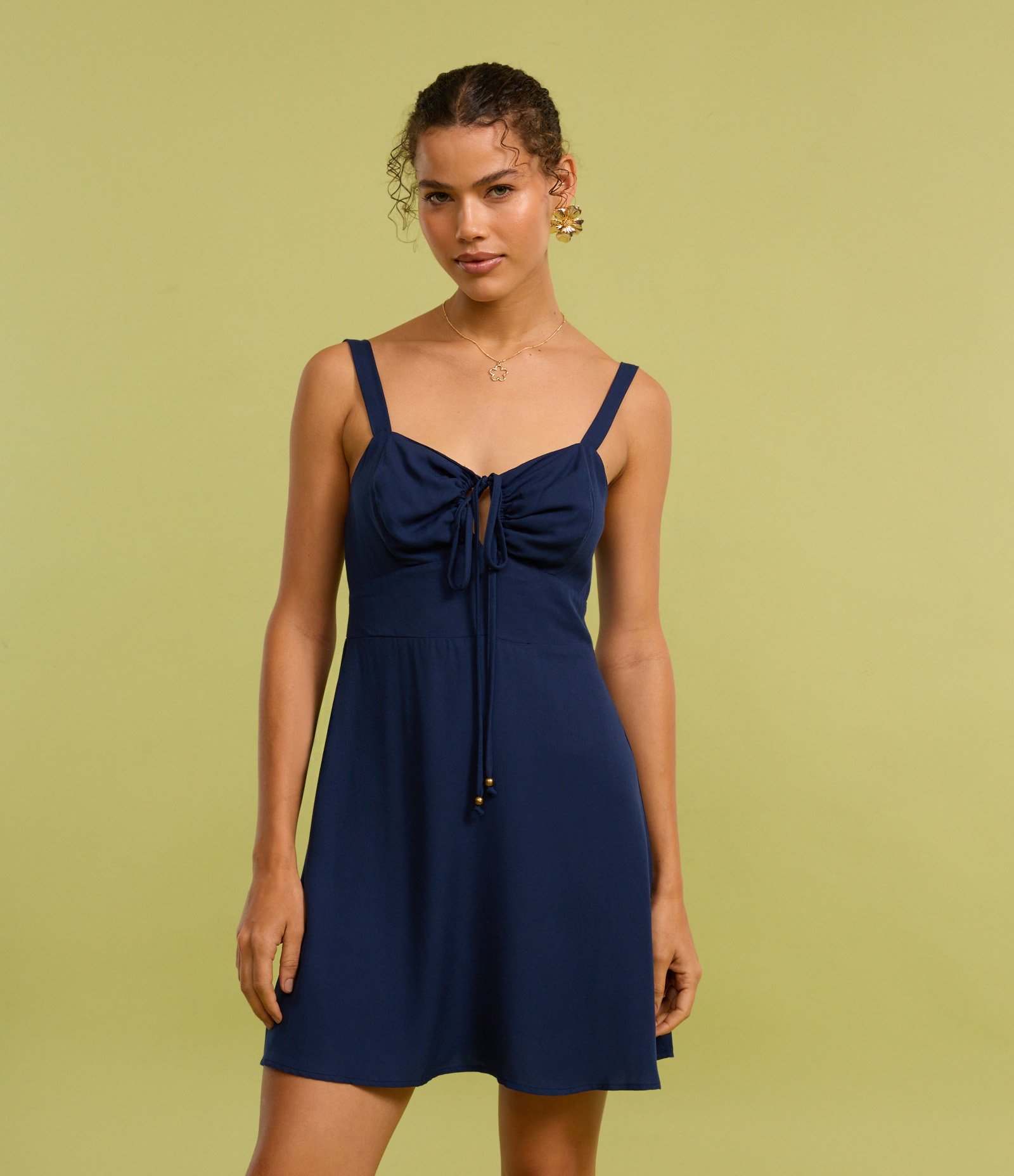 Vestido Curto em Viscose com Franzido e Vazado no Busto Azul 4