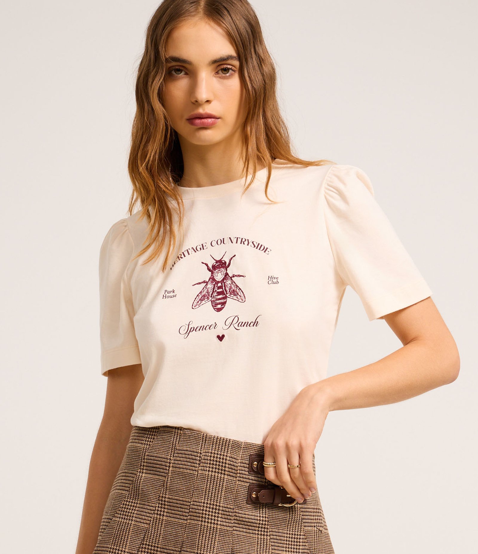Blusa Slim em Algodão com Manga Bufante e Estampa Abelha Off White 4