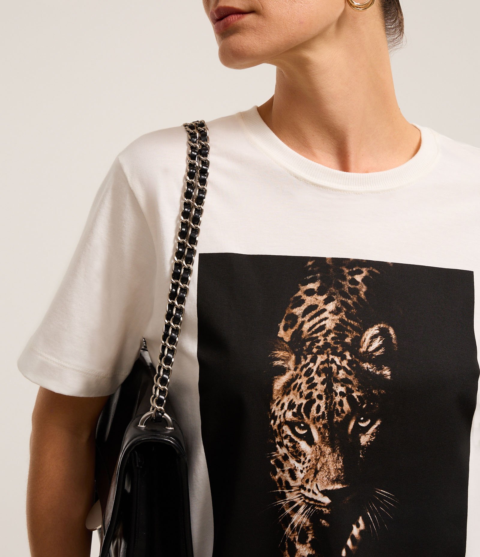 Camiseta em Algodão com Estampa Onça Fotoprint Branco 3