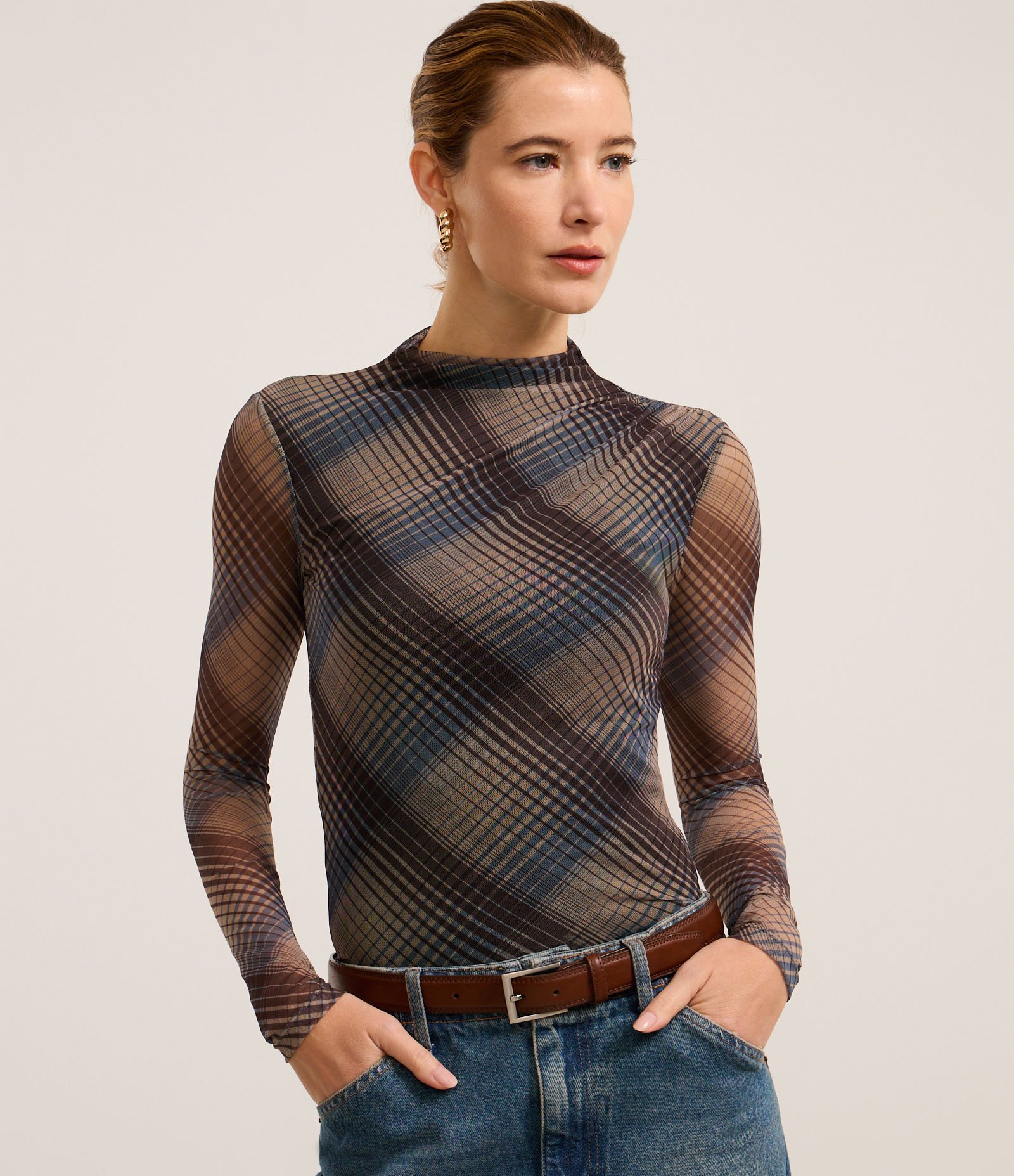 Blusa em Tule com Gola Alta e Estampa Xadrez Cinza/Preto/Azul 4