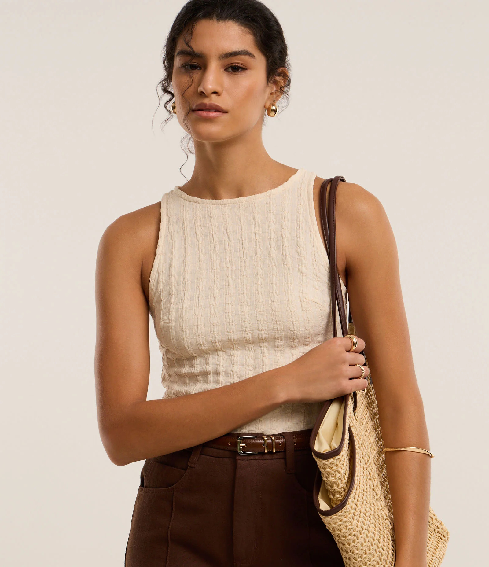 Blusa com Gola Redonda e Textura Diferenciada Bege 1