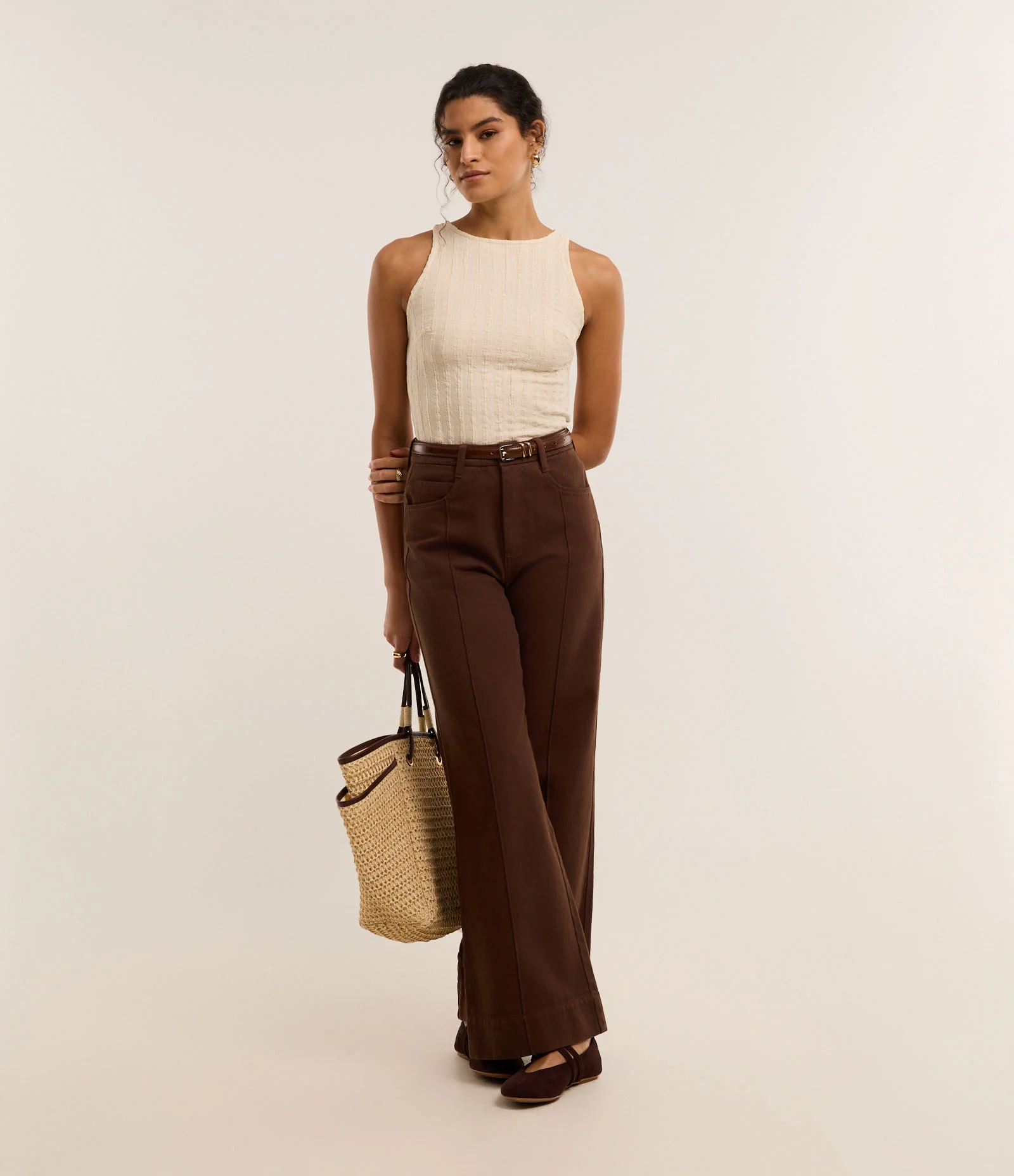 Blusa com Gola Redonda e Textura Diferenciada Bege 2