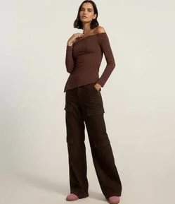 Blusa em Ribana Ombro a Ombro com Fenda Lateral