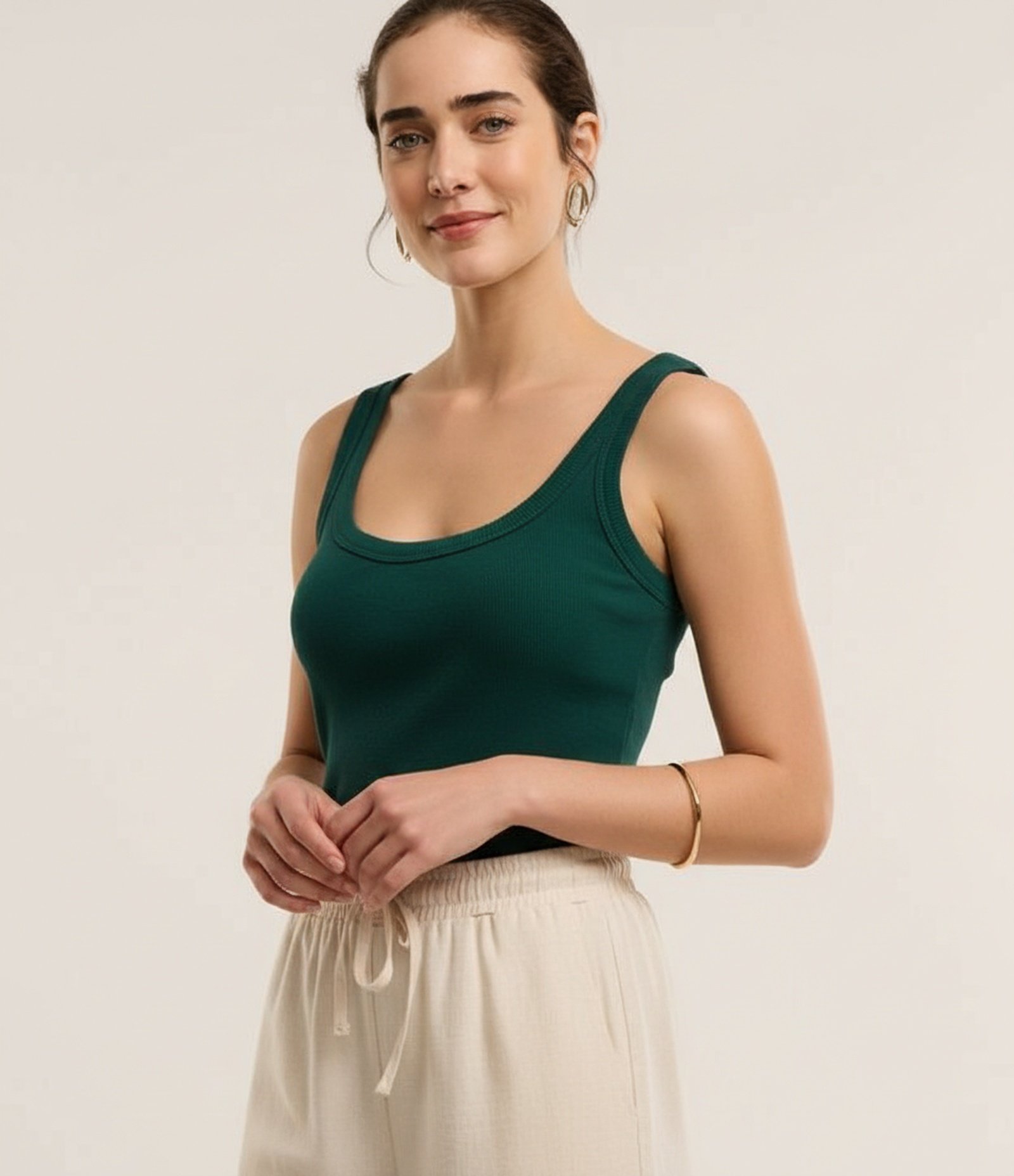 Blusa Regata em Ribana com Decote U Verde 4