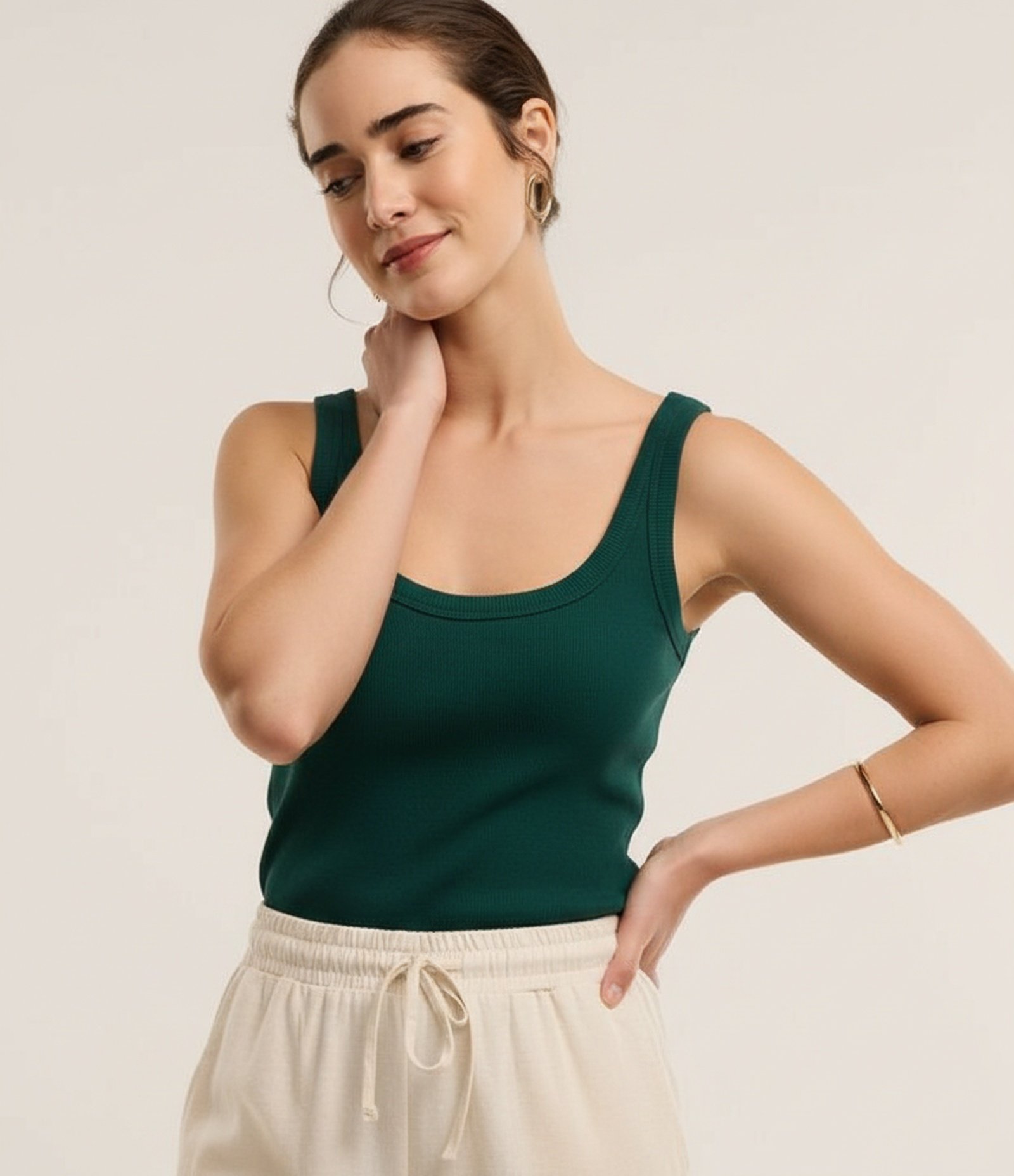 Blusa Regata em Ribana com Decote U Verde 7