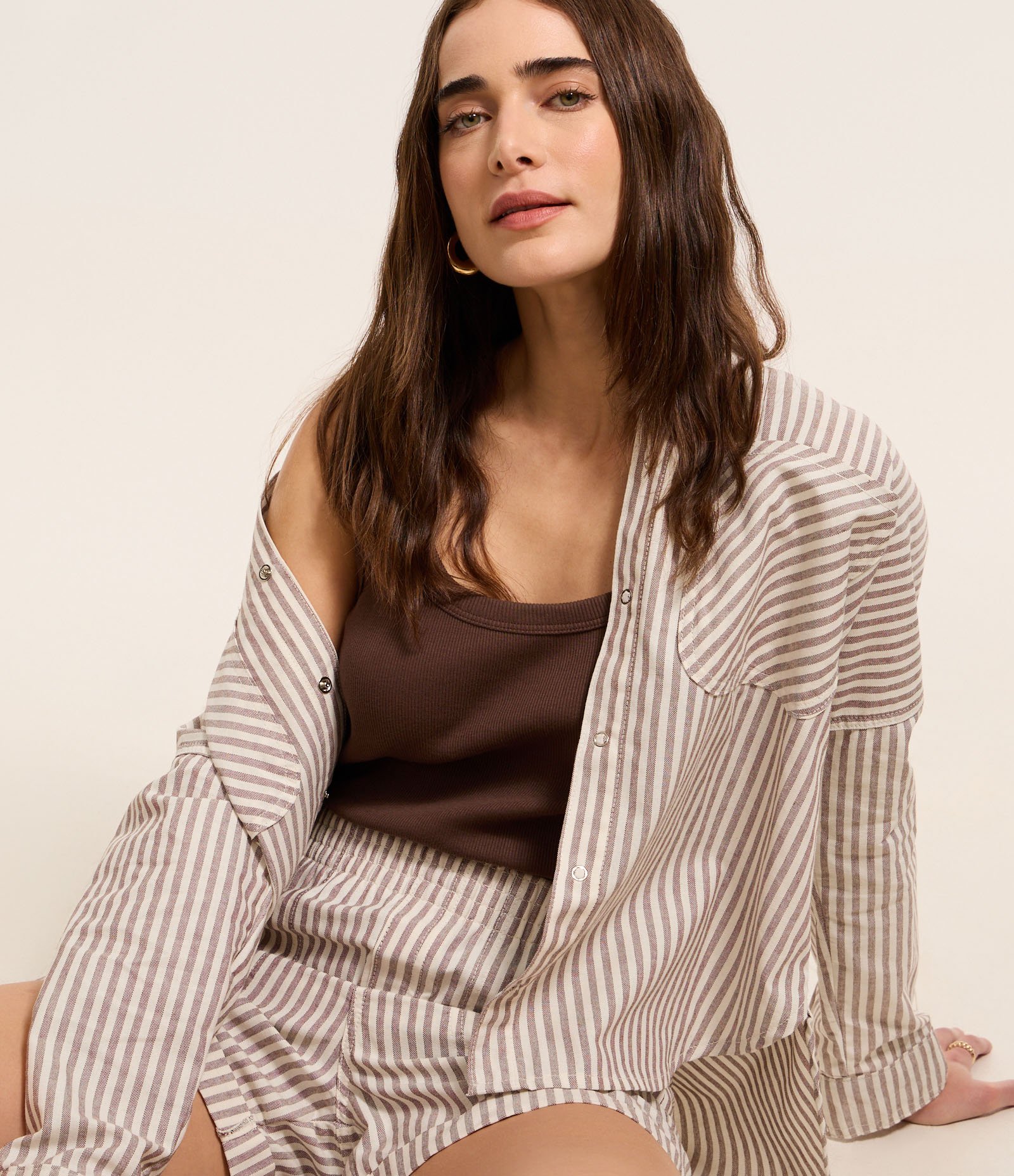 Blusa Regata em Ribana com Decote U Marrom 6