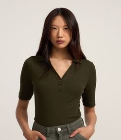 Blusa Polo Básica em Ribana com Decote V