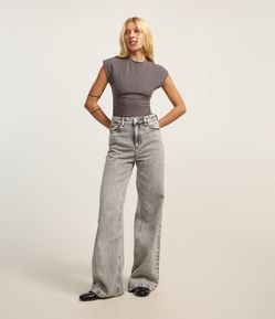 Blusa em Algodão com Gola Alta e Franzido na Lateral