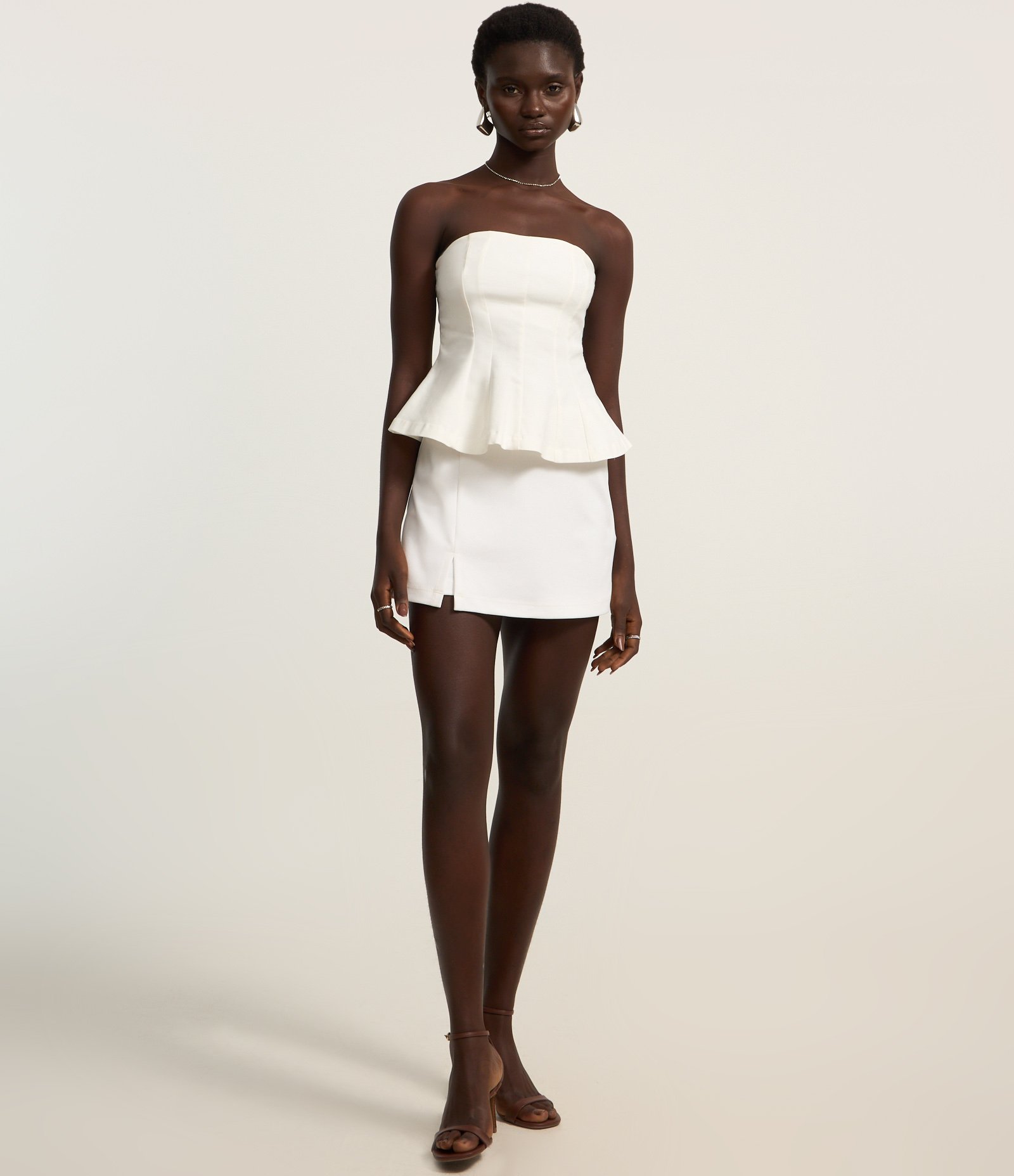 Short Saia Curto em Crepe com Fendinha Branco 1