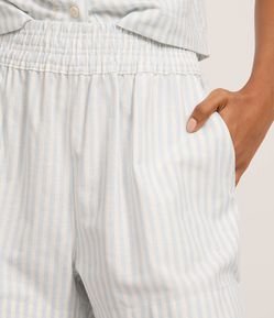 Short Runner em Sarja com Listras e Cós Elástico