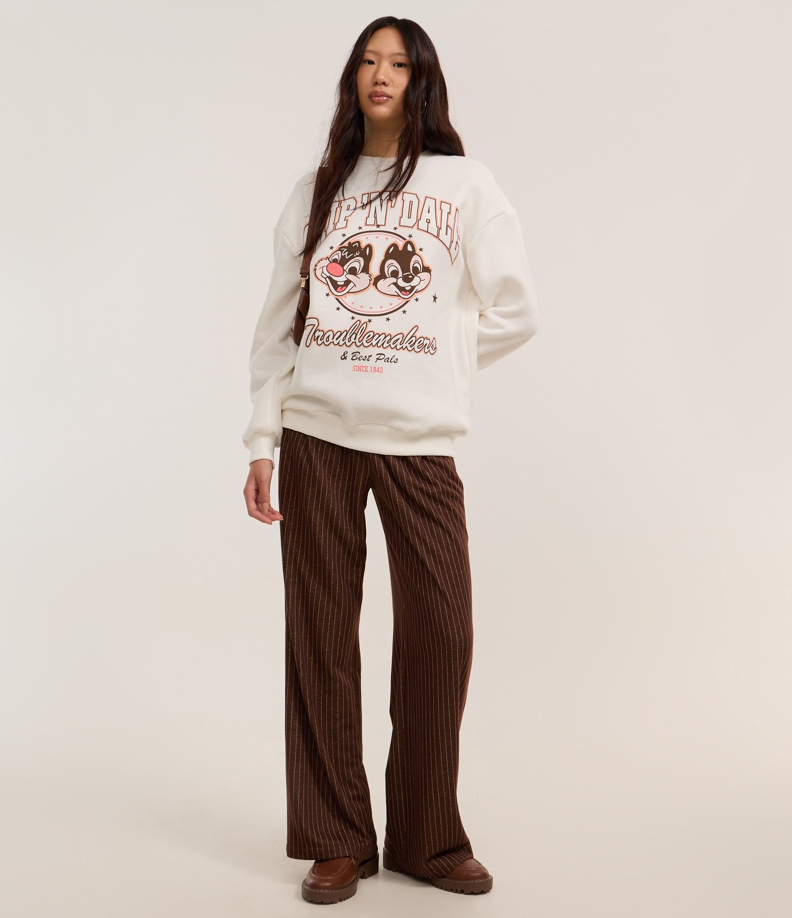Moletom com Forro Fleece em Algodão com Estampa Chip N Dale Branco 2