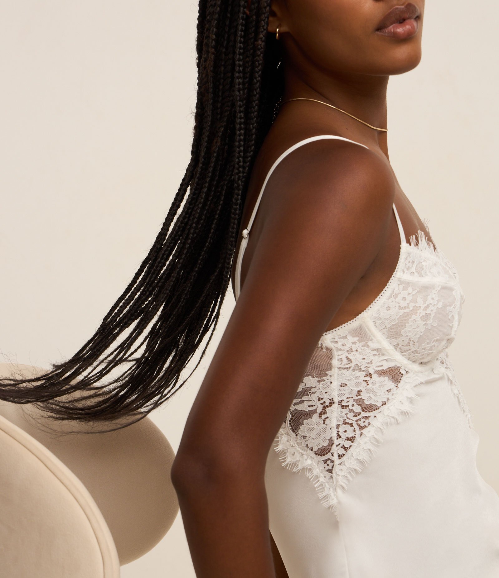 Camisola Sem Bojo em Microfibra com Renda no Busto Branco 5