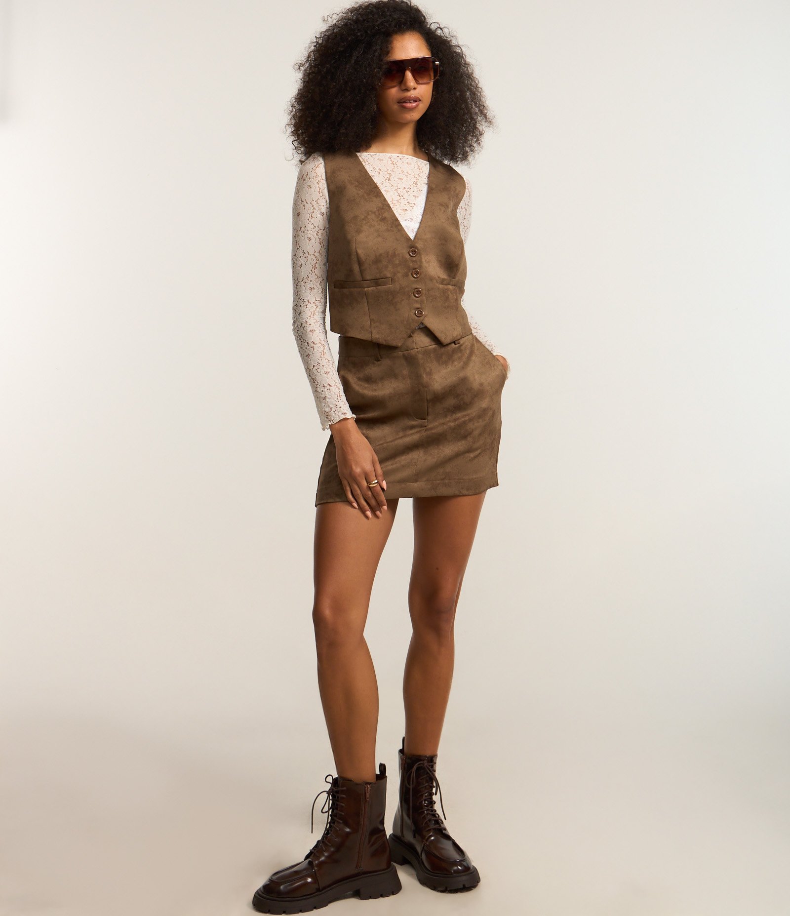 Blusa em Renda com Barra Assimétrica Off White 3