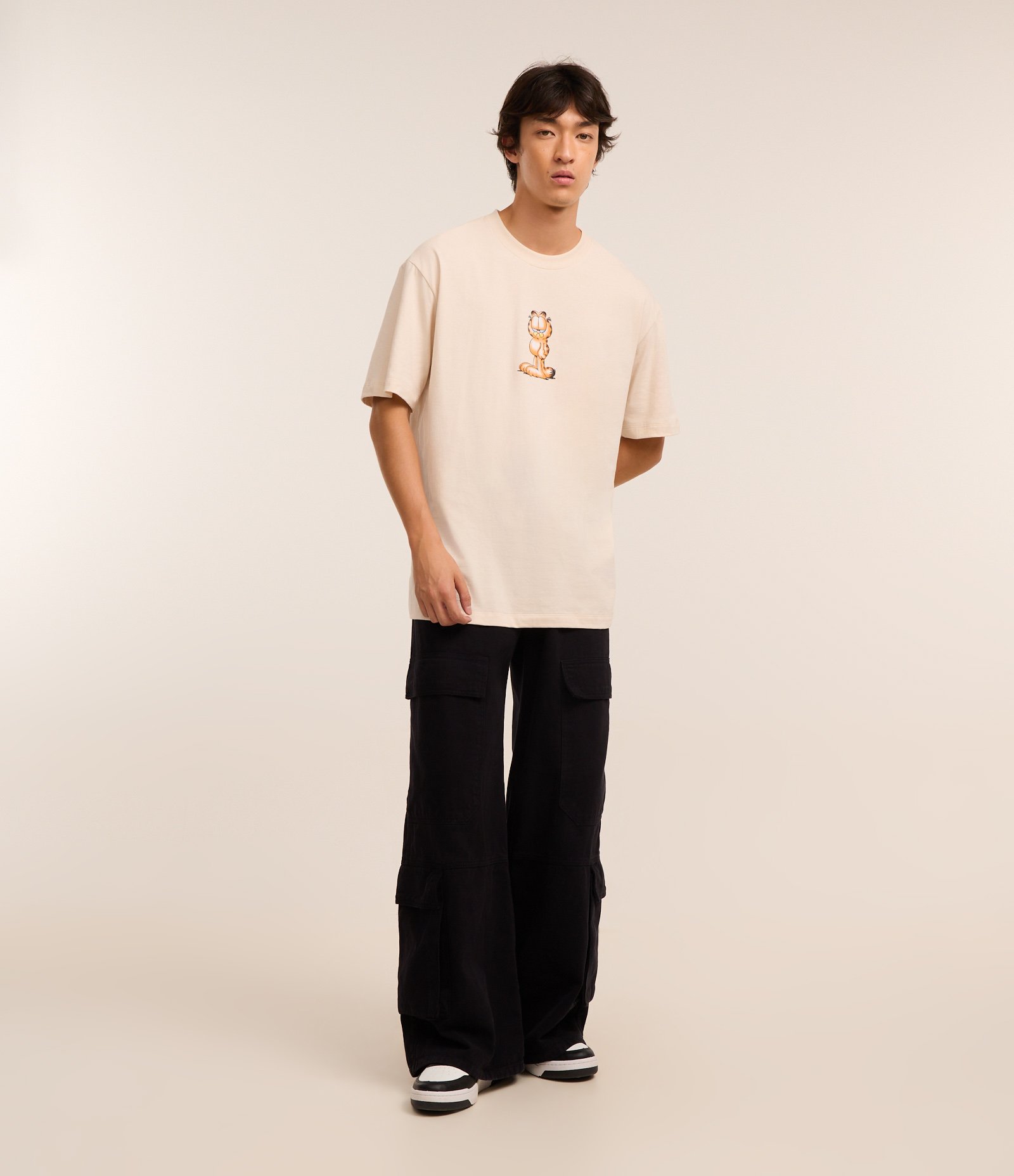 Camiseta Relaxed em Algodão com Estampa Garfield Bege 2