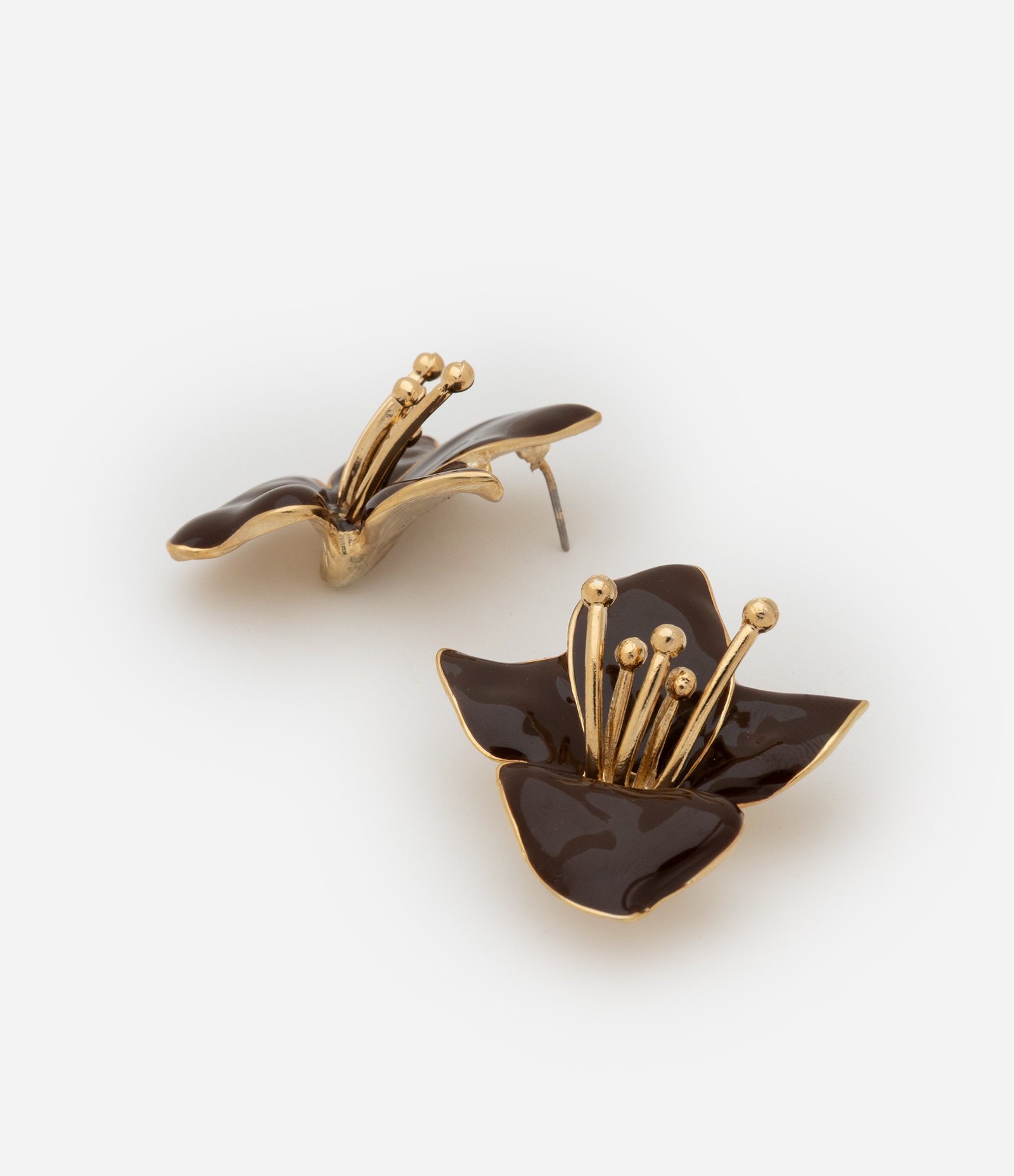 Brinco Botão em Metal Formato de Flor com Miolo Marrom 2