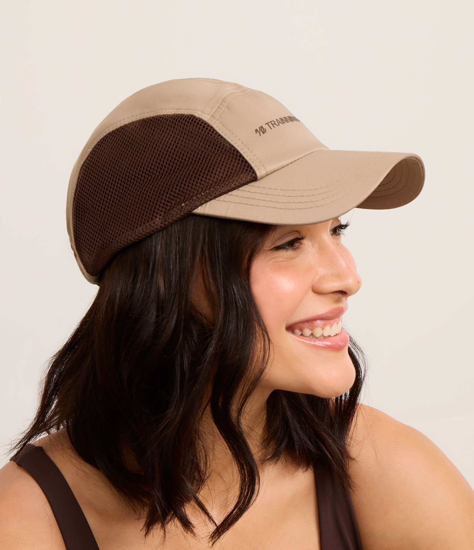 Boné Aba Curva com Revestimento Brilhante e Estampa Training Club Marrom 5