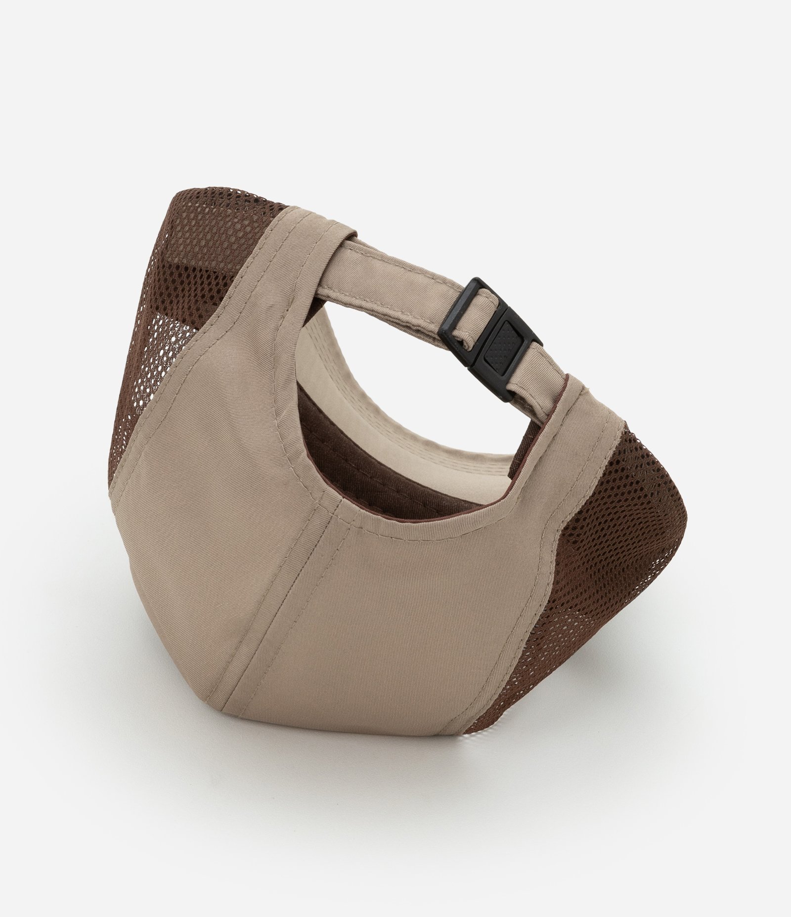 Boné Aba Curva com Revestimento Brilhante e Estampa Training Club Marrom 3