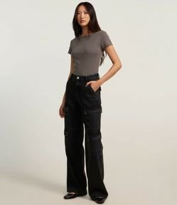 Blusa em Ribana com Decote Canoa e Manga Curta