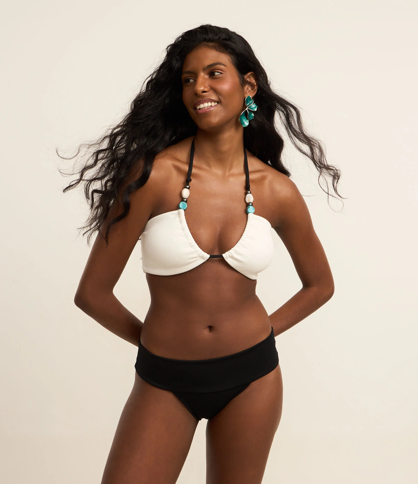 Biquíni Calcinha Pala Larga em Microfibra Texturizada Preto 2