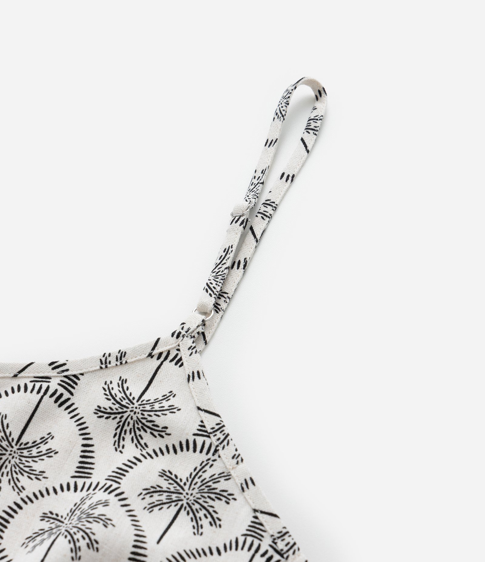 Blusa em Viscolinho com Coqueiros Bicolor Curve & Plus Size Preto/Branco 7