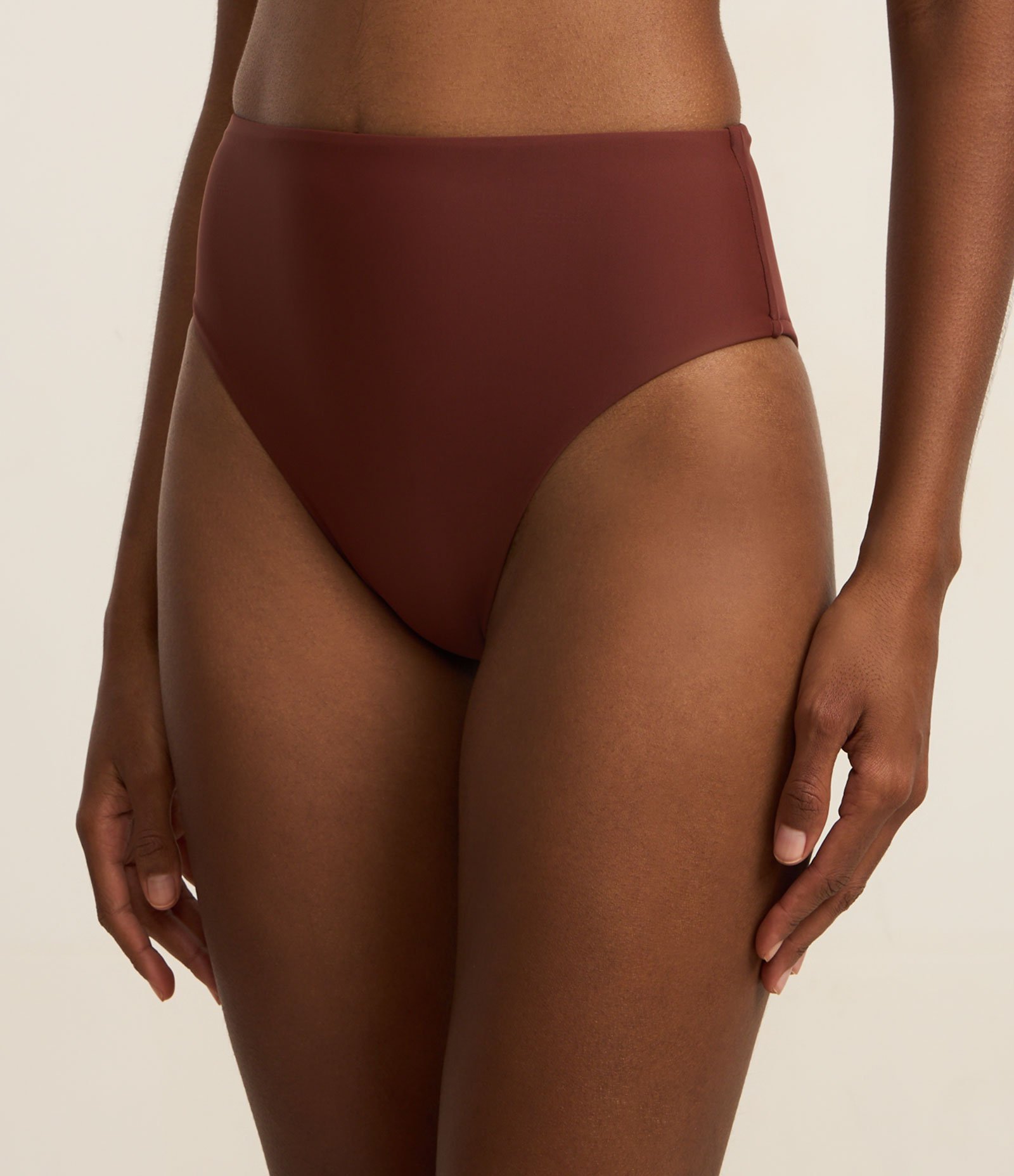 Biquíni Calcinha Hot Pants em Microfibra Marrom 3
